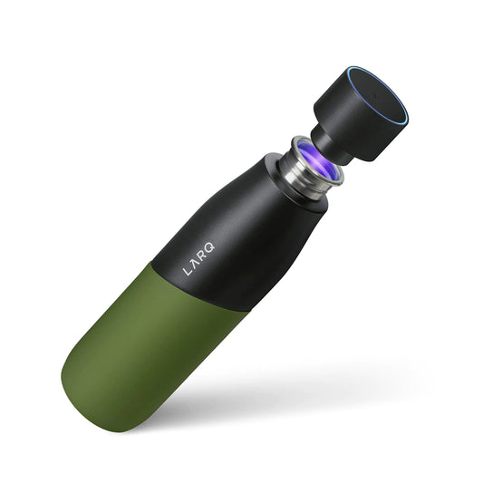 LARQ Bottle Movement PureVis – 24 oz lettvekts vannflaske med UV-rens og selv-rengjøring | Gjenbrukbar og reiservennlig – Black/Pine